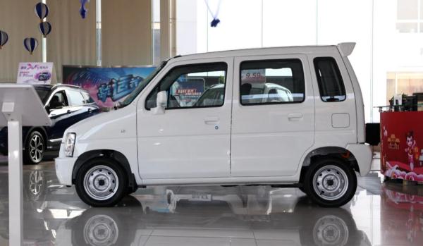 新款北汽EC100/EV2上市，多種車型任意選（不同行業不同配置）