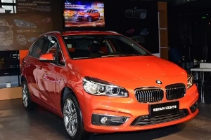 進口寶馬2系多功能旅行車怎么樣，兩廂車空間寬敞舒適