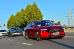 奔騰b70二手車價格，市場最低成交價不到1萬