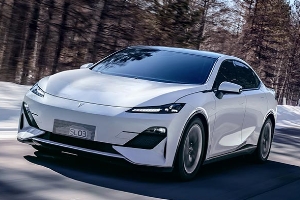 長安深藍sl03增程版純電續航，純電續航超過200km（綜合續航超過1200km）