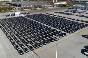 租車一天大概多少錢,具體要看是什么價位的車型(最低150元)