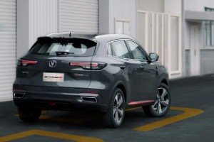 長安cs55plus怎么樣值得買嗎 車身長達4.5米(前后均為獨立懸架結構)