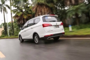 寶駿730裸車價 寶駿730裸車價僅售7.38萬元(全款落地8.58萬元)