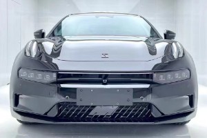 騰勢d9和極氪009哪個好 極氪009軸距長達3205mm(續航822km)