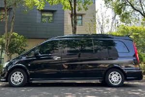 奔馳威霆動力怎么樣啊 輸出馬力可達211匹(2.0T四缸發動機)