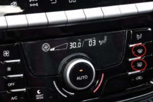 小車front是什么意思 前擋風(fēng)玻璃除霧開關(guān)(霧氣多的時候打開)