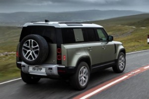 路虎衛士分期首付要多少 分期首付21萬(36期月供15007元)