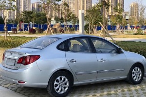 現代悅動變速箱怎么樣 變速平順穩定(6擋手自一體)