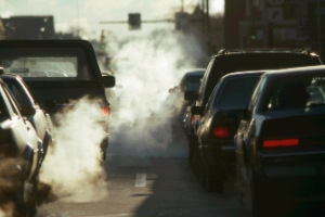 汽車尾氣超標怎么解決 更換火花塞、三元催化器、進排氣系統
