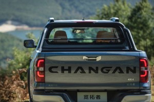 覽拓者動力性能怎么樣 馬力可達233匹(搭載2.0T發動機)