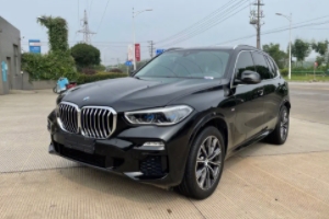 寶馬x5多少錢 新車售價(jià)61.20萬(wàn)元(全款落地68.39萬(wàn)元)