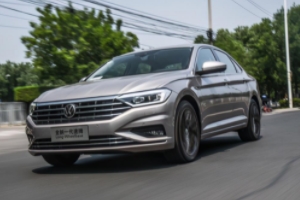 速騰和朗逸哪個好 速騰效果好（年輕、運動、時尚的一款轎車）