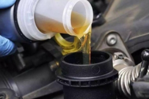 換機油多少錢 500元到2000元之間(看汽車品牌)