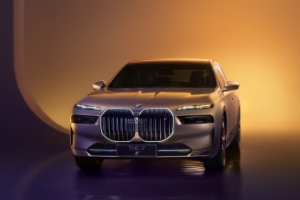 寶馬多少錢 3系新車售價29.99萬元起(分期首付萬元)