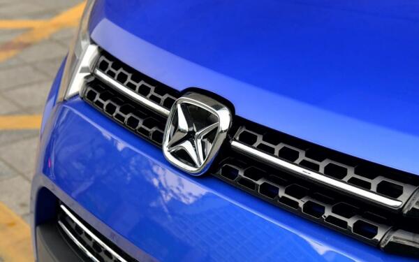 極地測試打造優秀品質 馭勝的車標歷史