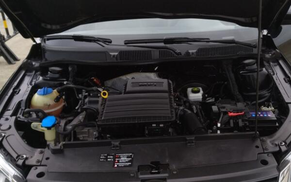 發動機油封是什么 漏油的原因有哪些