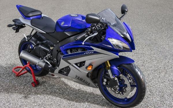 摩托車賽場必備武器 雅馬哈r6價(jià)格多少