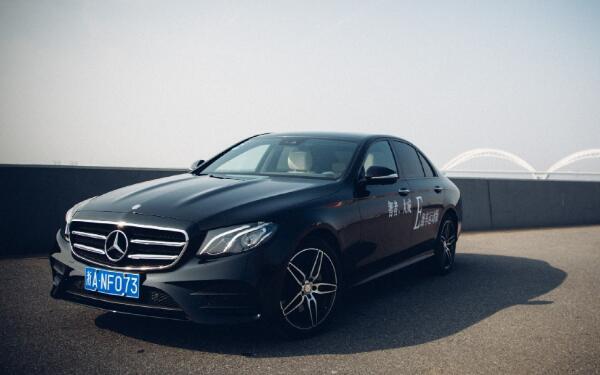 中大型高端商務轎車 奔馳e300價格多少