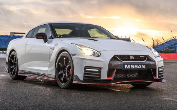 日產高性能跑車 gtr價格多少錢一輛