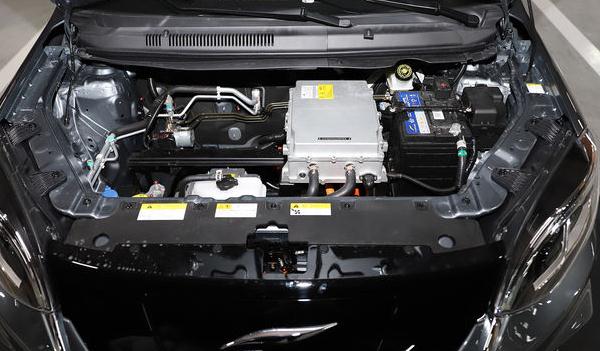 云度π3 E-Shock上市,“X”形進氣格柵增加檔次感