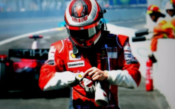 考一個賽車手駕照大概多少錢 培訓費用僅需6000元左右