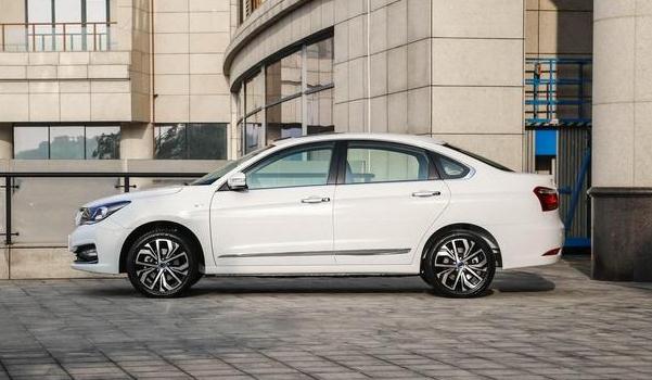 風富康ES500新增車型上市,續航里程由401km提升至420km