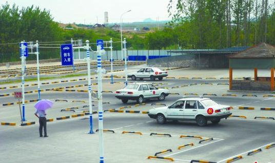 學駕照年齡有怎樣的要求，年齡不夠不能學