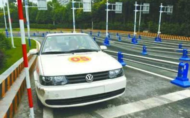 c1學費全國統一價格表,服務費用存在差異