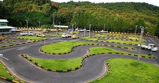 學車要多少錢學費,跟考試通過率有關