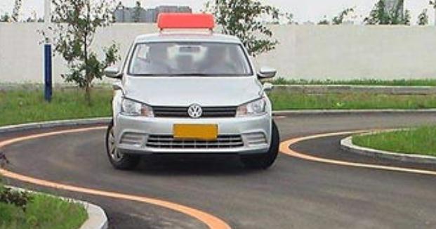 科目二s彎道技巧，保持一定角度