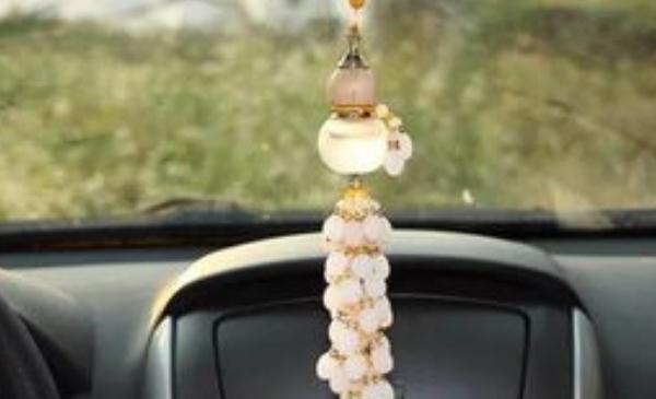 最流行的汽車(chē)內(nèi)飾擺件,蘊(yùn)含風(fēng)水好運(yùn)(擺件不是隨意選的)
