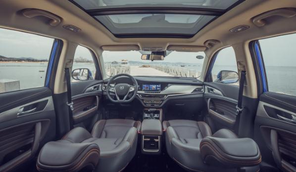 新款長安CS35PLUS上市,下雨自動關窗(貼心又智能)