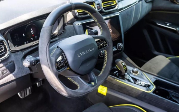 領克03價格報價及參數 領克03的落地價12萬左右