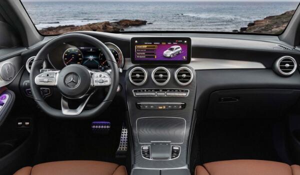 2.0T發動機百公里加速8.4秒 glc260奔馳價格