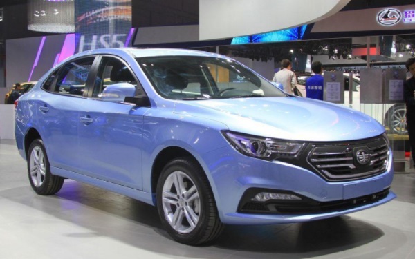 奔騰b30ev電動車怎么樣 最大續航里程可達230km