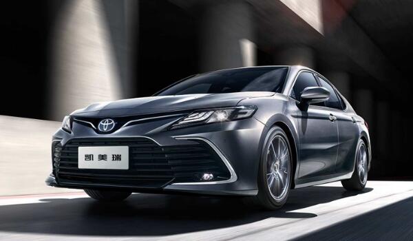 2.5L燃油版與油電混合大對(duì)比 是買凱美瑞好還是買亞洲龍好