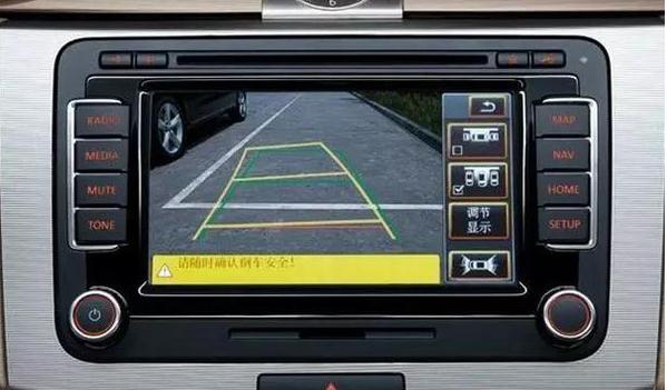 后倒車雷達,保護車身不受刮蹭(性價比高)