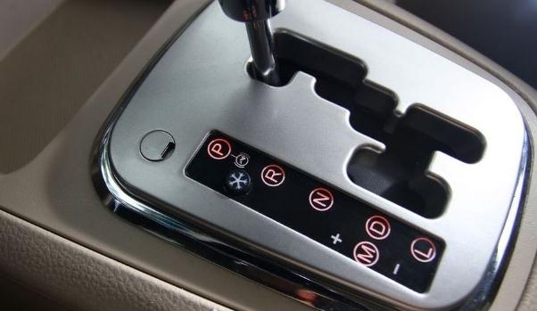 雪地模式平穩性好(保持車速很關鍵)