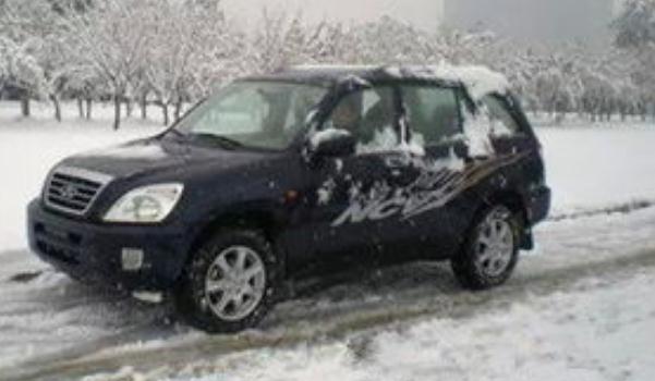 雪地模式平穩性好(保持車速很關鍵)