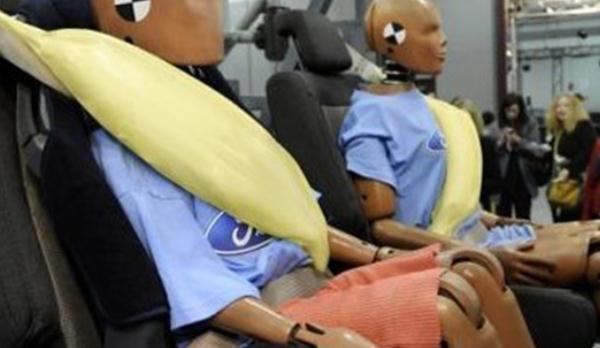 膨脹式安全帶,碰撞后0.04秒內完成(比較實用)