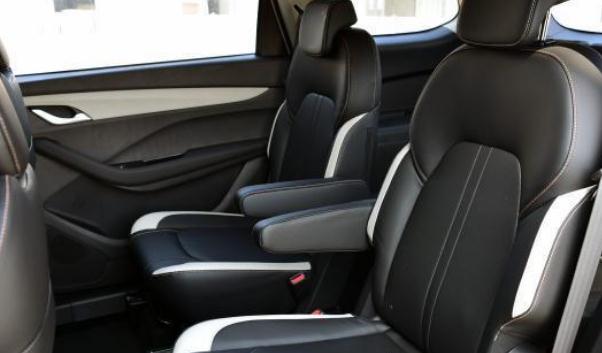 副駕駛座椅后排調節,充分利用空間更舒適(功能配置的提升)