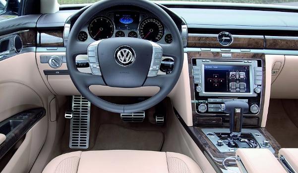 輝騰多少錢一輛,不怕奔馳寶馬,就怕大眾帶字母(奢華低調不起眼)