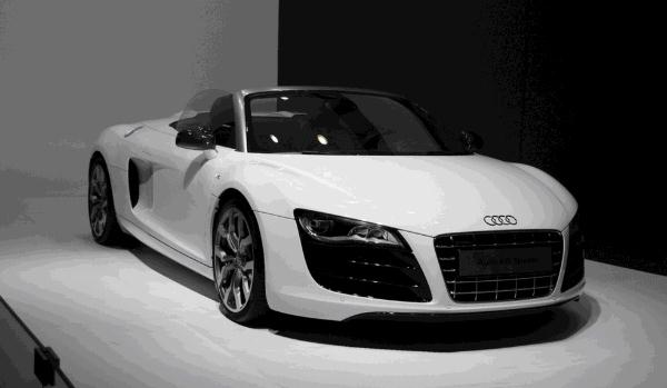 奧迪敞篷車多少錢,39.7萬豪華跑車帶回家(奢華無比)