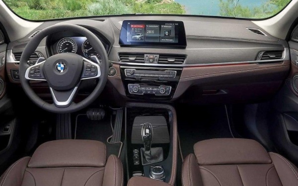 寶馬x1好還是奔馳gla好 寶馬x1和奔馳gla區別在哪