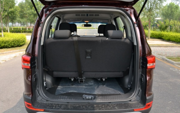 凱翼v3七座怎么樣 設計貼心內飾舒適