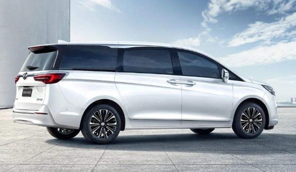 別克gl8商務車報價 2022款別克gl8售價23萬(分期首付6萬)