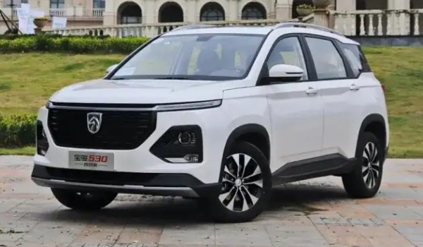 寶駿510車身尺寸及重量是多少 車身長4220mm(重量最低1206kg)