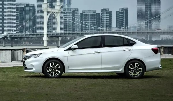 東南a5翼舞分期首付價格 分期首付1萬元(36期月供1210)