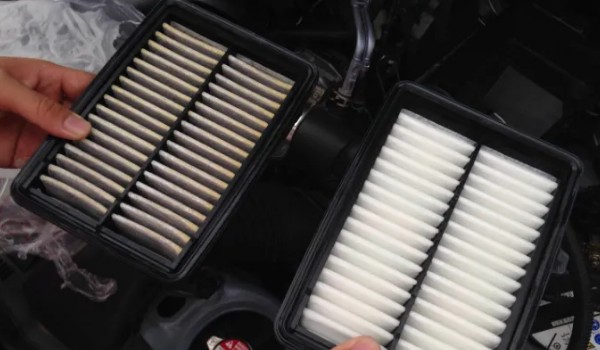 觀致7空氣濾芯在哪 位于發動機艙右上角