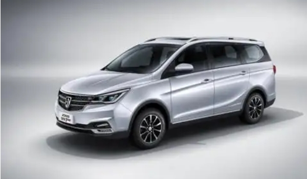 二手的寶駿730值多少錢 二手車成交最低2萬(緊湊型MPV之中中排第61名)